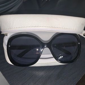 Women’s Oakley sunglasses